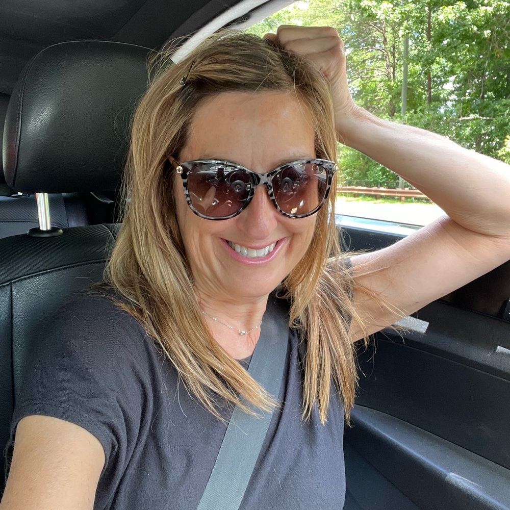 Meet your Posher, Debbie